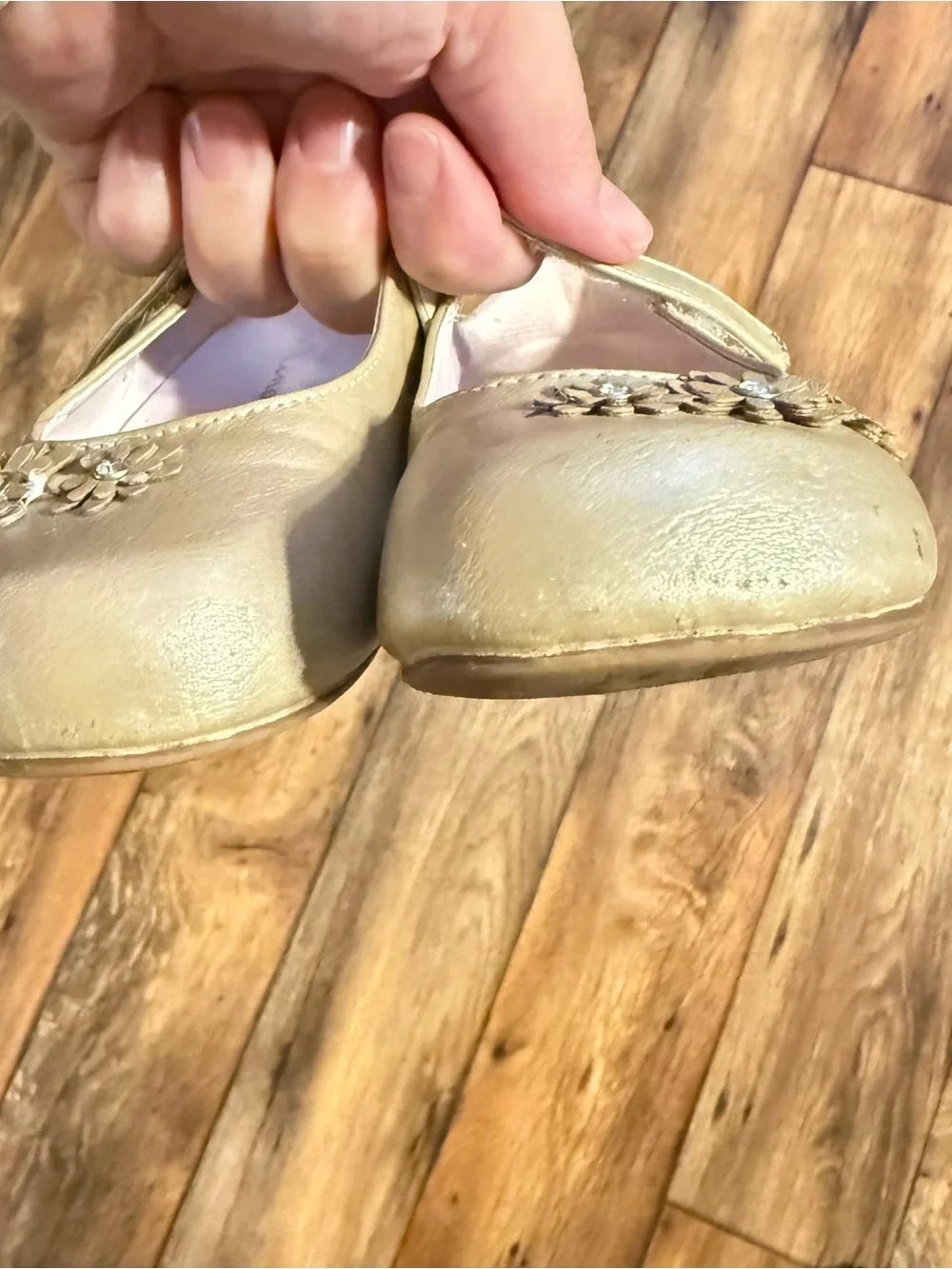 Touch of Nina- Gold Mary Jane Dress Shoes with Floral Accents- girls size:11